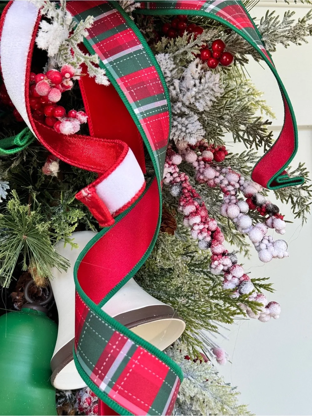 Large Teardrop Christmas Bell Wreath